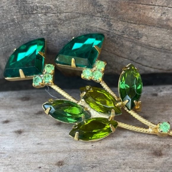 Vintage Rhinestone Flower Pin Brooch Shades of Green - Picture 2 of 12